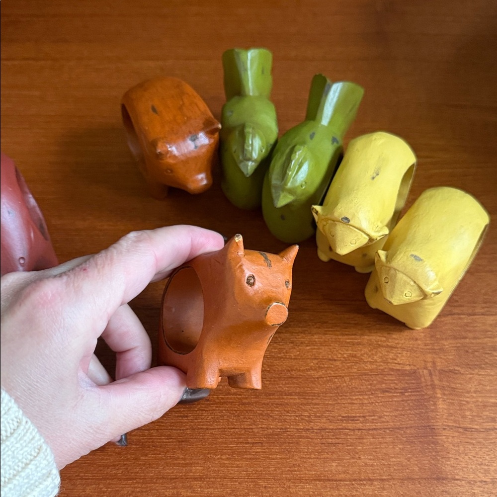Pier 1 Imports Country Farm Animals Wood Napkin Rings Set Pig Sheep Cow Chicken - Picture 3 of 6